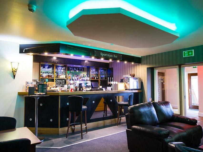 Oak Royal Hotel, Golf And Country Club Чорли Экстерьер фото